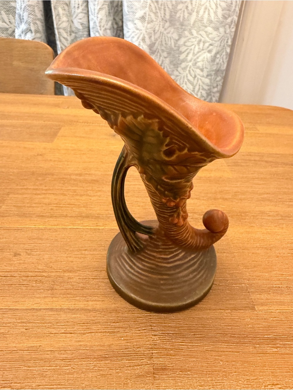 Roseville Bushberry Brown 1941 Vintage Pottery Ceramic Cornucopia Vase 153-6